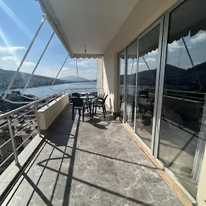 Center-sea View Apartament,sarande Appartamento